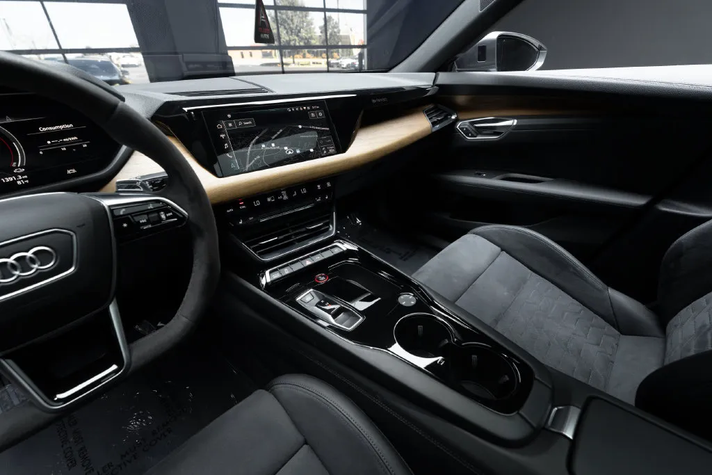 Audi e-tron GT photo 32