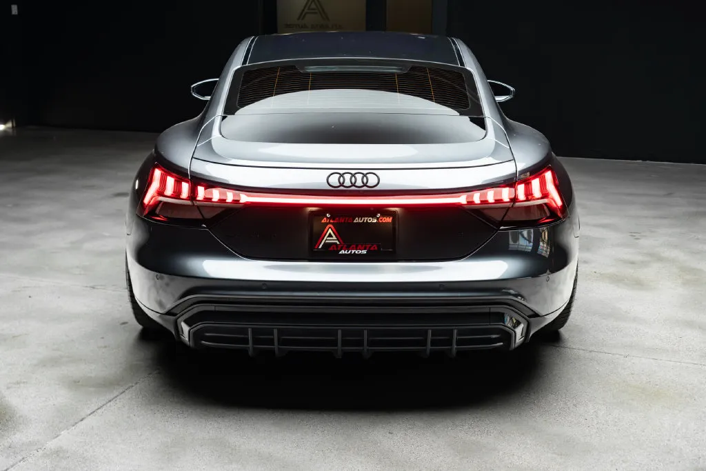 Audi e-tron GT photo 17