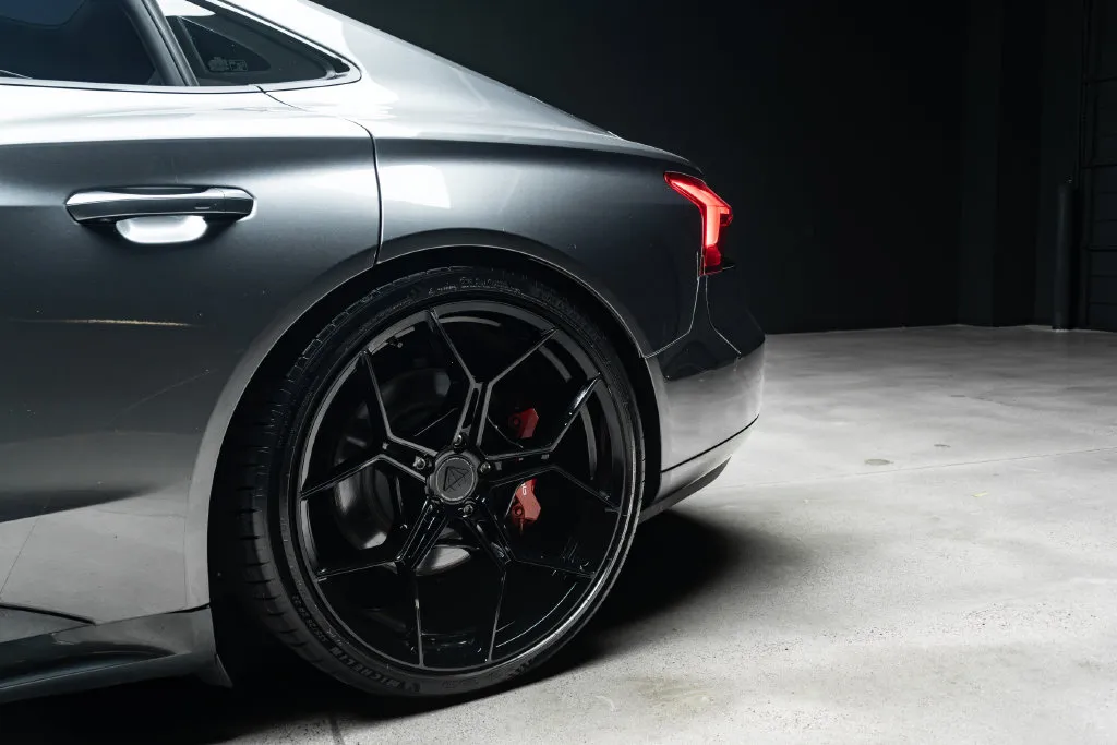 Audi e-tron GT photo 21