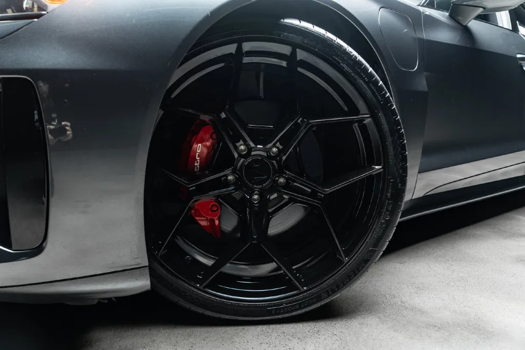 Audi e-tron GT photo 3