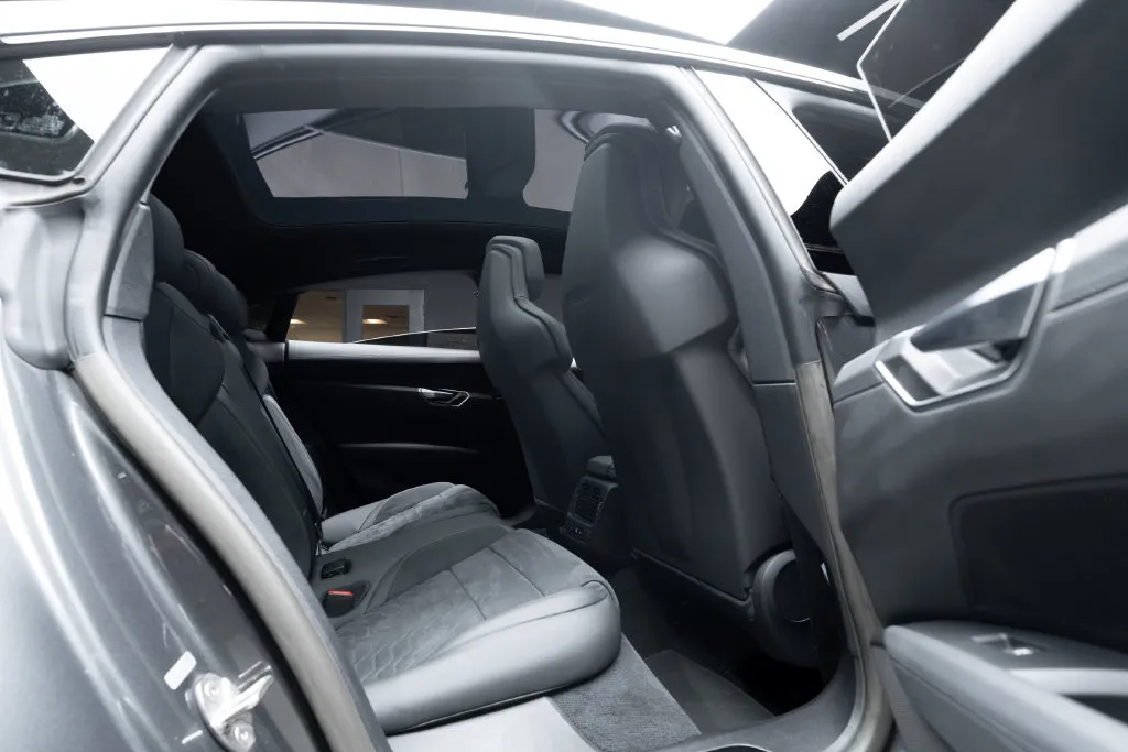 Audi e-tron GT photo 42