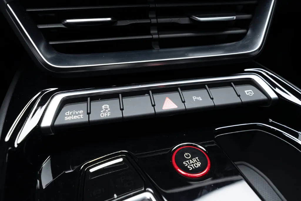 Audi e-tron GT photo 36