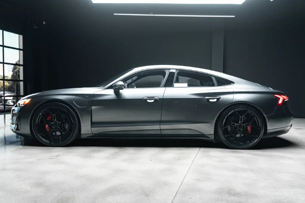 Audi e-tron GT photo 22