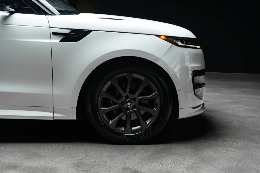 Land Rover Range Rover Sport photo 10
