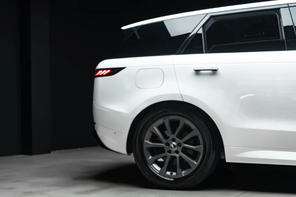 Land Rover Range Rover Sport photo 13
