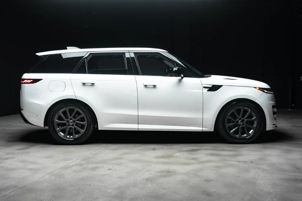 Land Rover Range Rover Sport photo 12