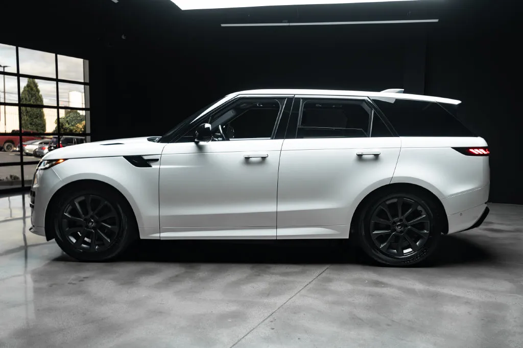 Land Rover Range Rover Sport photo 21
