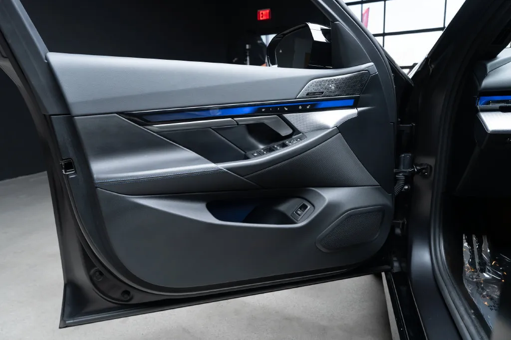 BMW i5 photo 27
