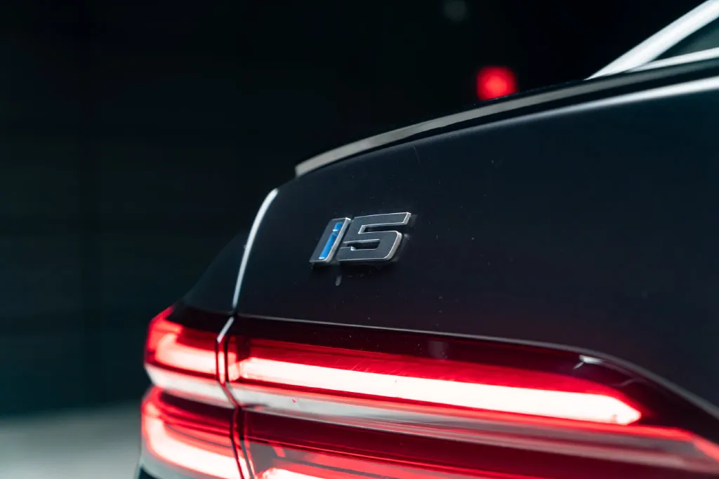 BMW i5 photo 20