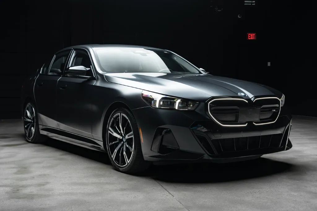 BMW i5 photo 9