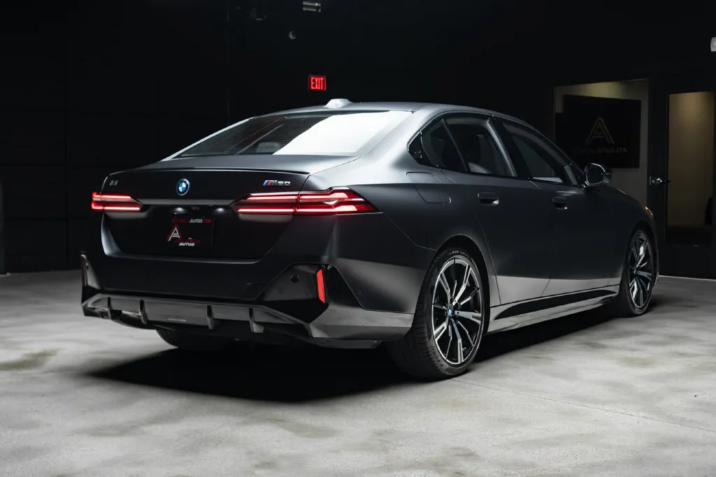 BMW i5 photo 16