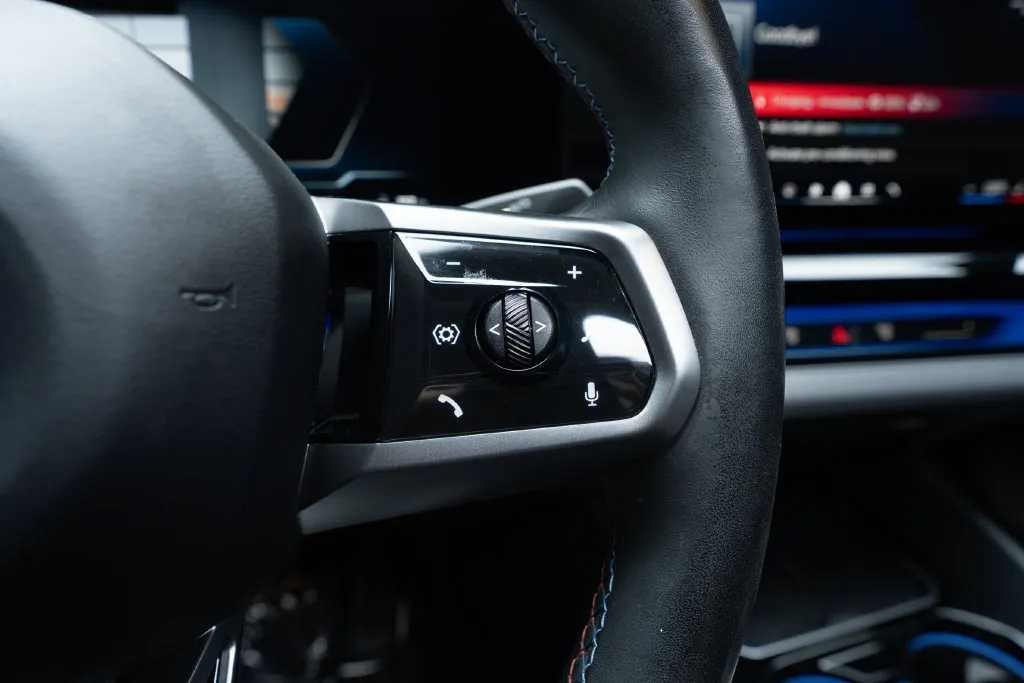 BMW i5 photo 32