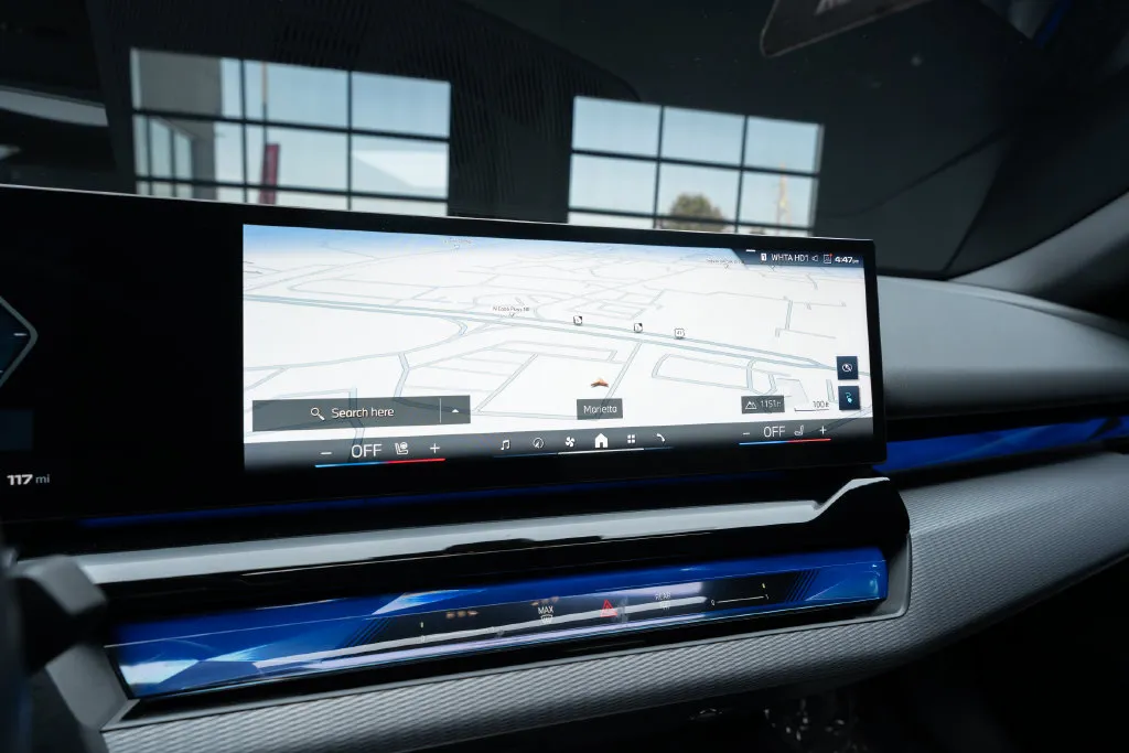 BMW i5 photo 36