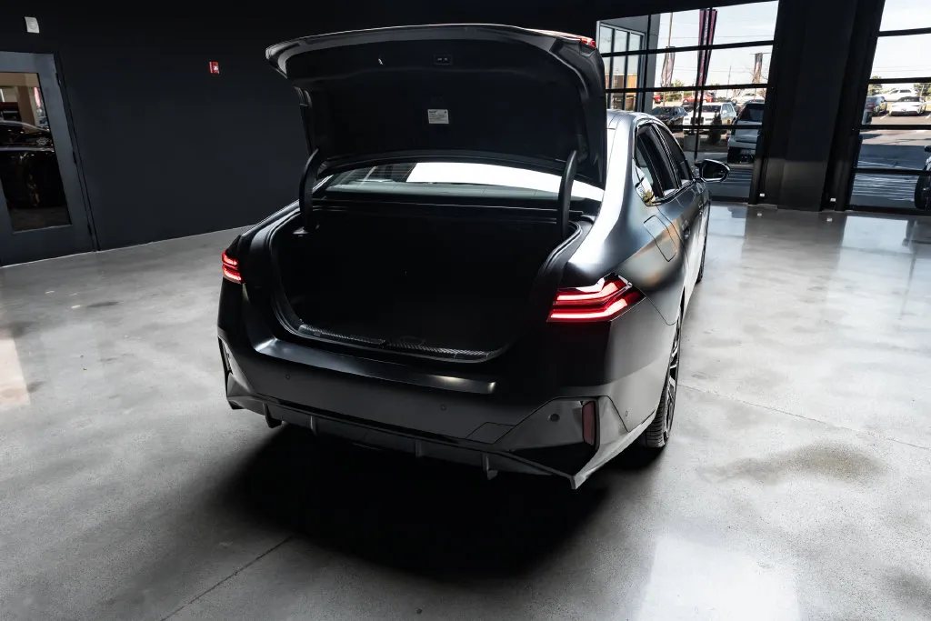 BMW i5 photo 48