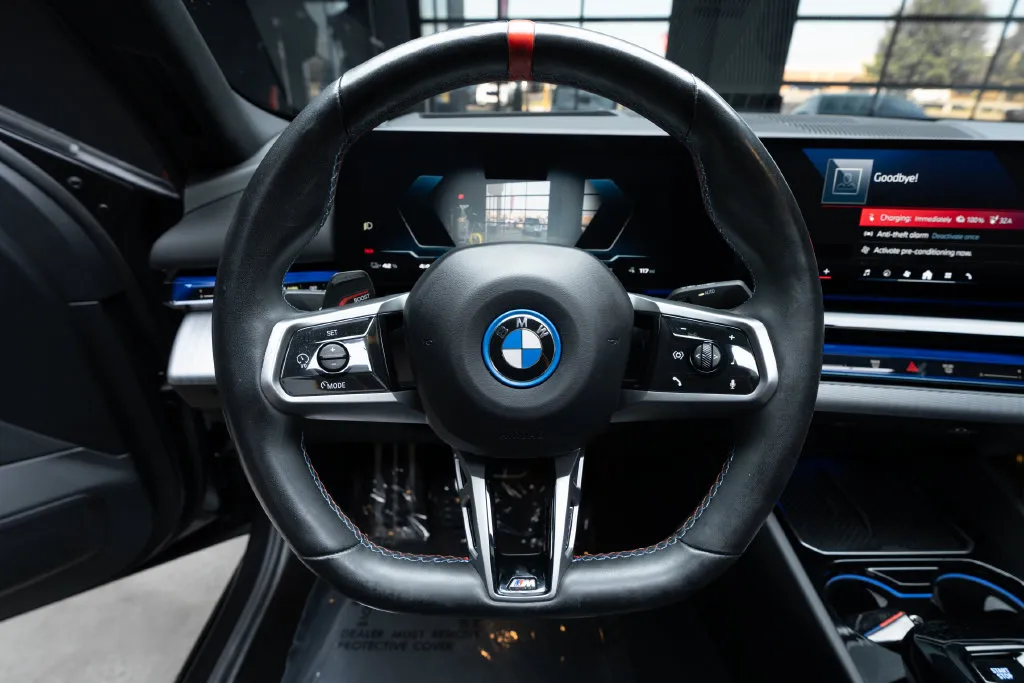 BMW i5 photo 31