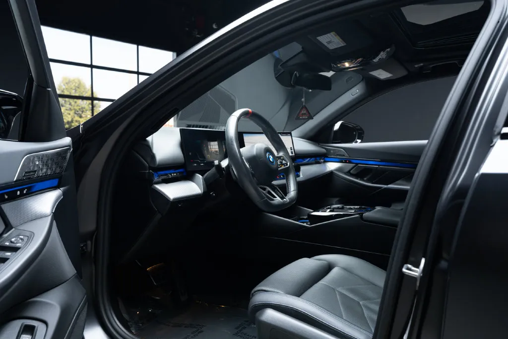 BMW i5 photo 26