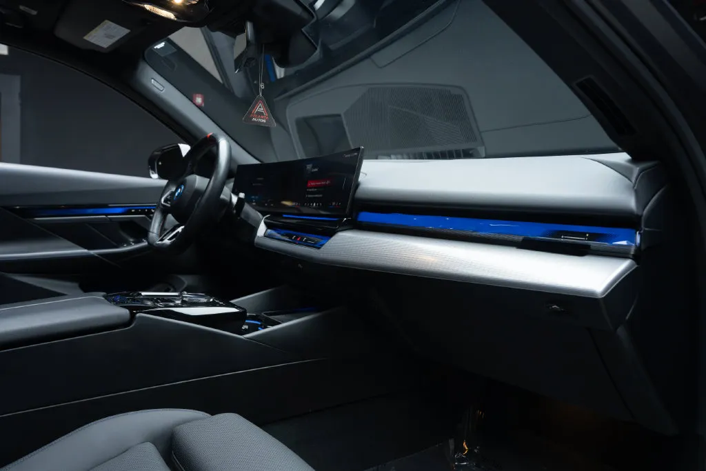 BMW i5 photo 40