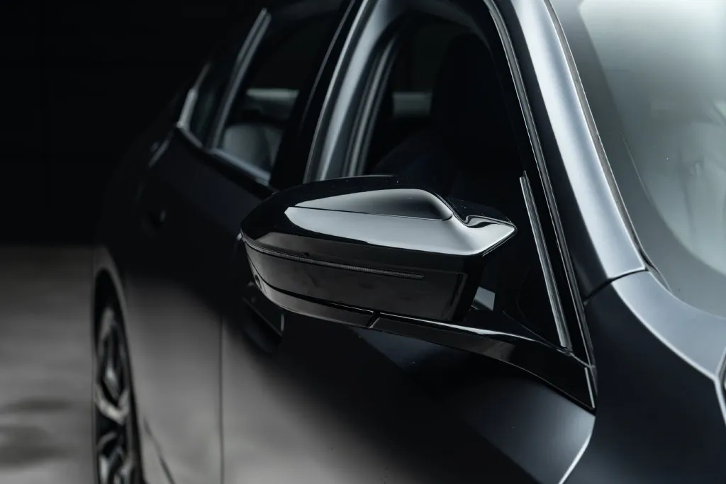 BMW i5 photo 11