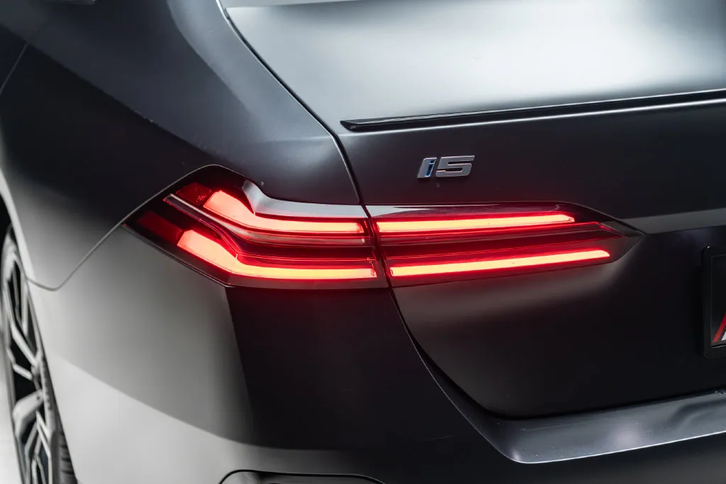 BMW i5 photo 21