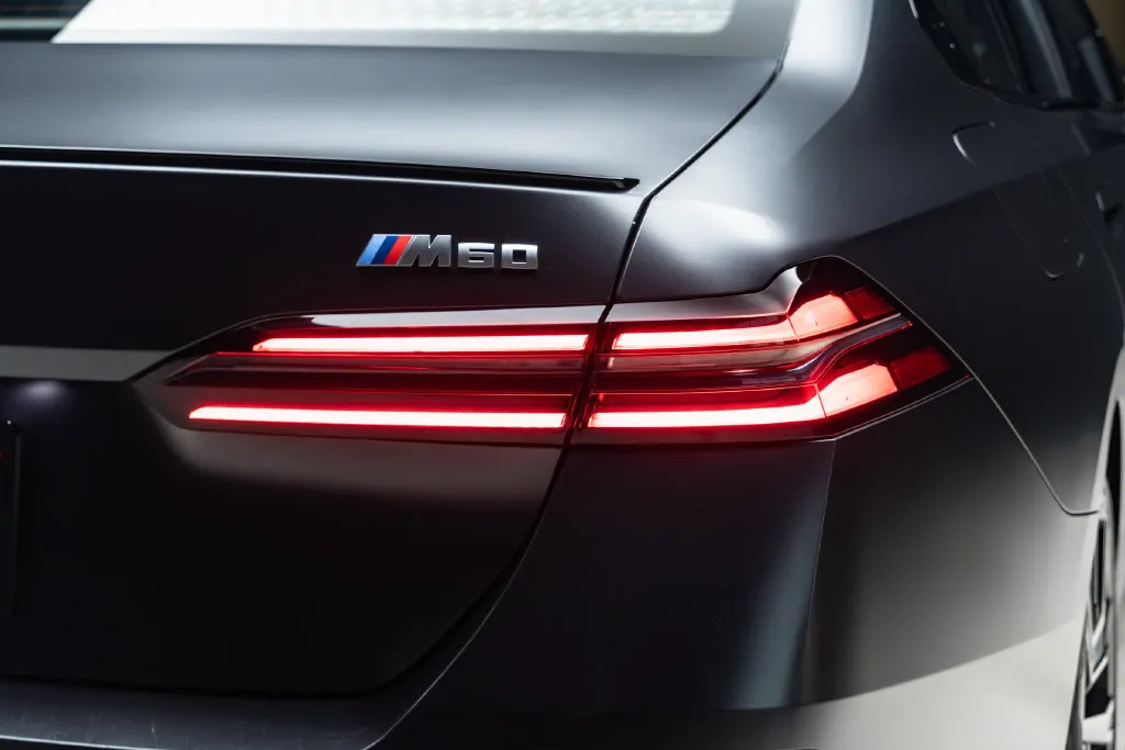 BMW i5 photo 17