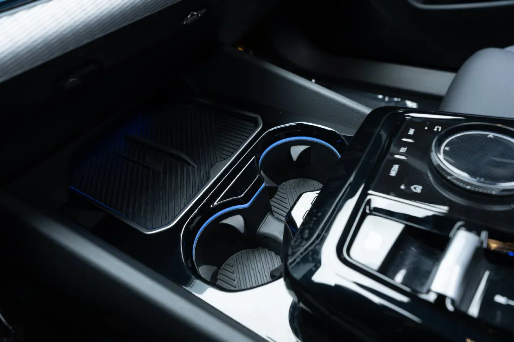 BMW i5 photo 38