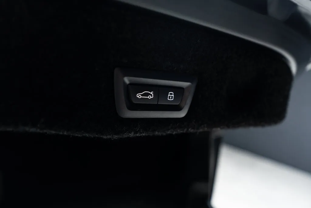 BMW i5 photo 49