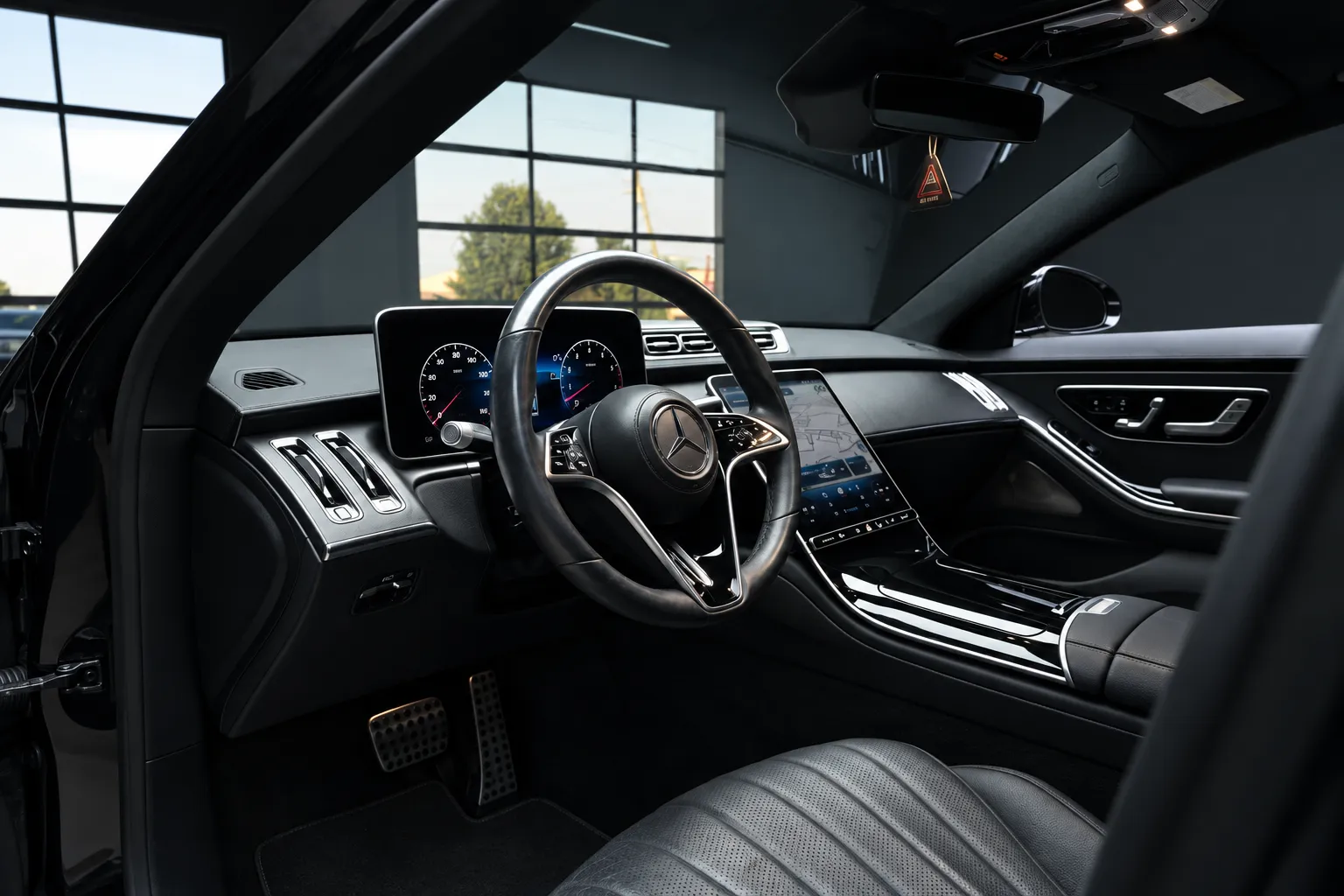 Mercedes-Benz S-Class photo 19