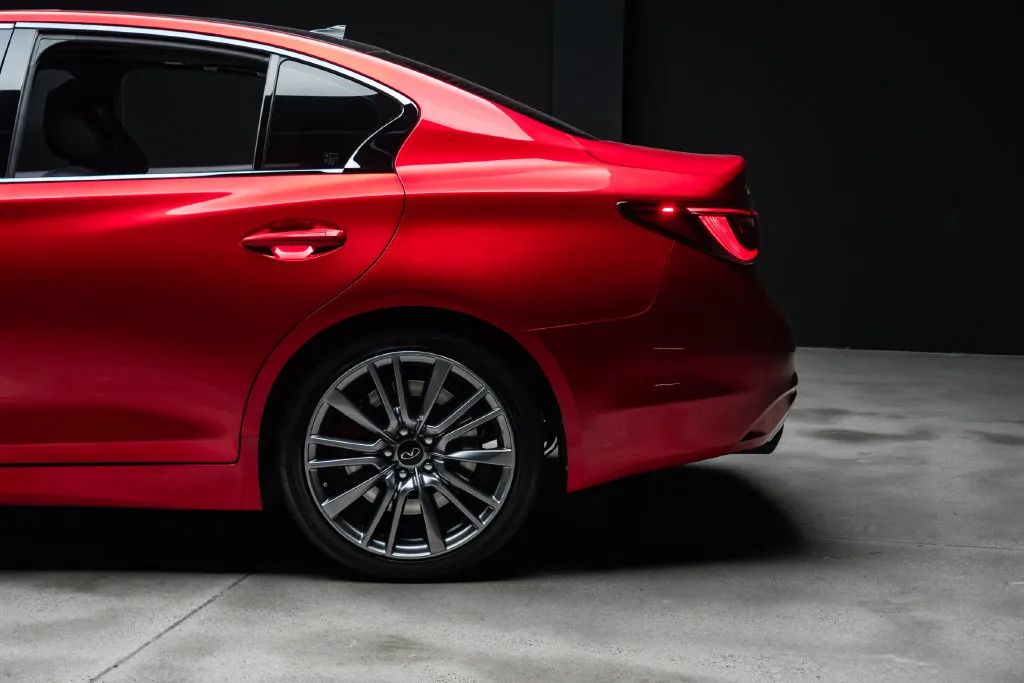 Infiniti Q50 photo 17