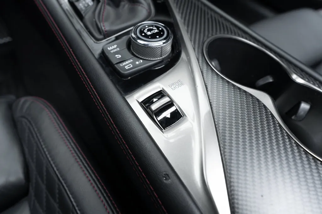 Infiniti Q50 photo 35