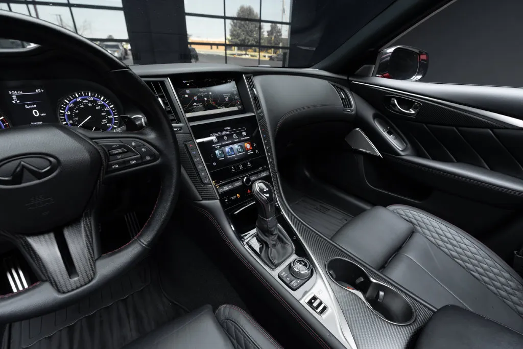 Infiniti Q50 photo 30
