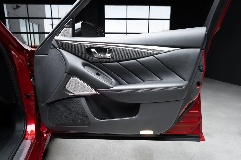 Infiniti Q50 photo 38