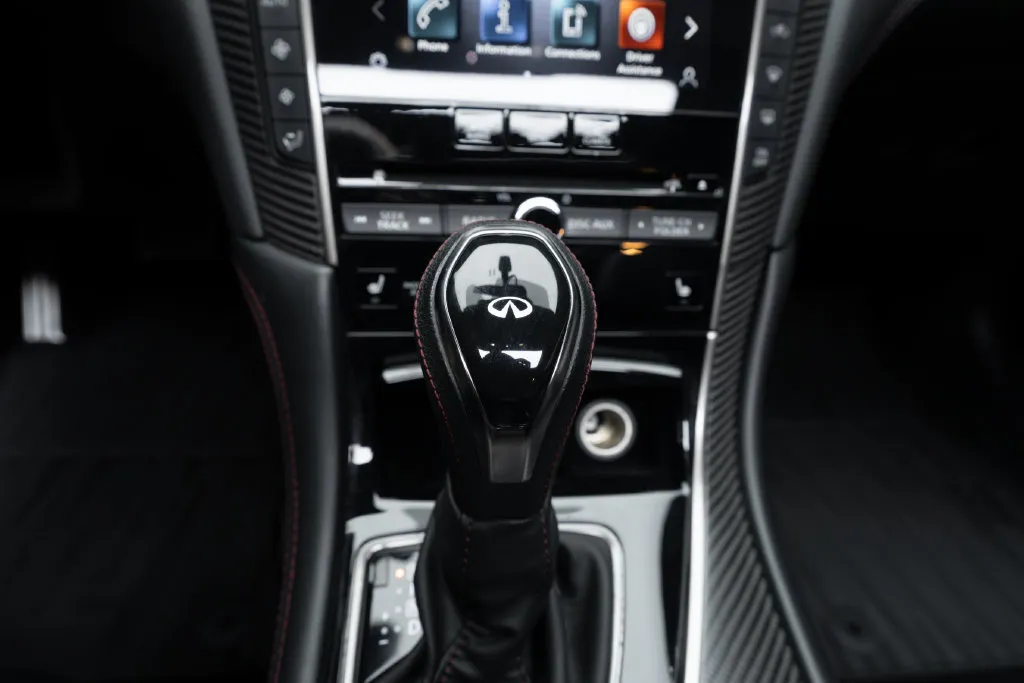 Infiniti Q50 photo 34