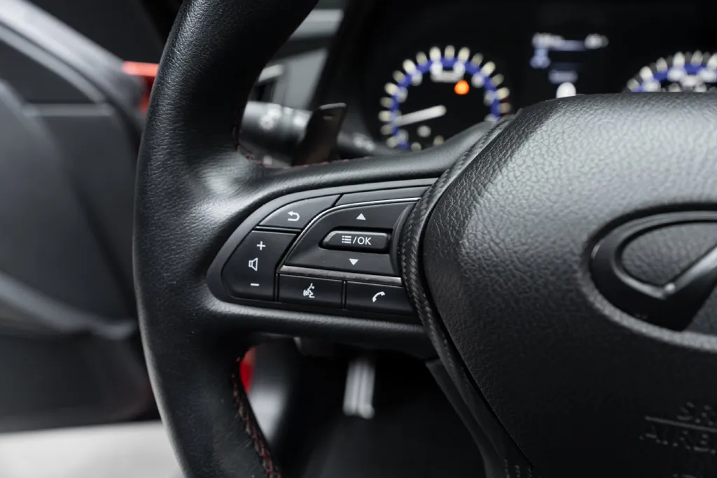 Infiniti Q50 photo 28