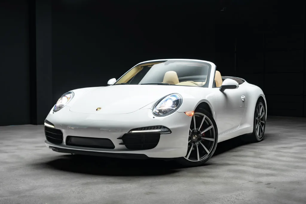 Porsche 911 photo 2