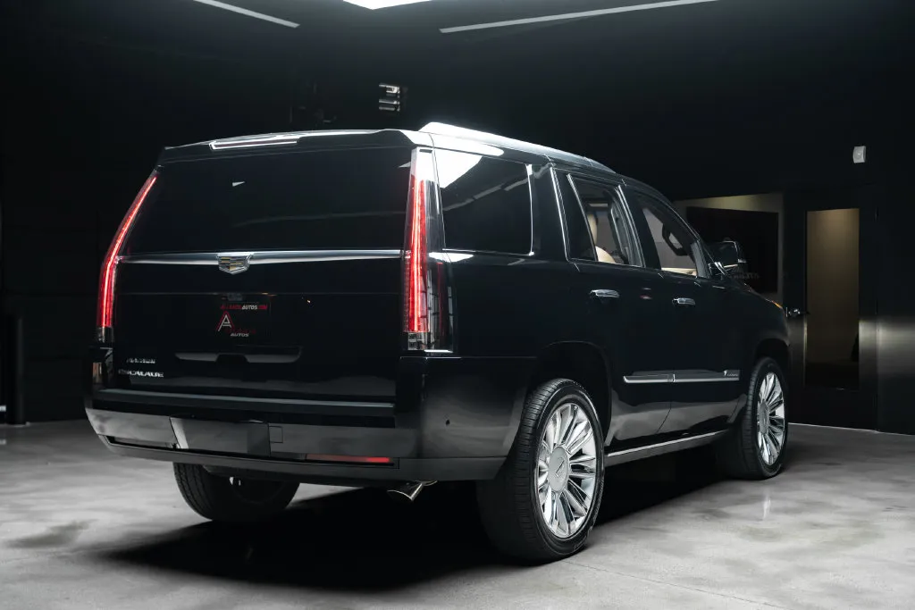 Cadillac Escalade photo 11