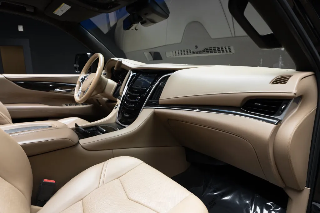 Cadillac Escalade photo 38