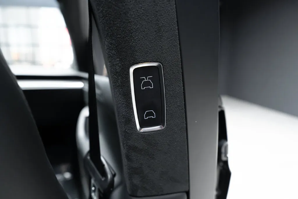 Tesla Model X photo 39