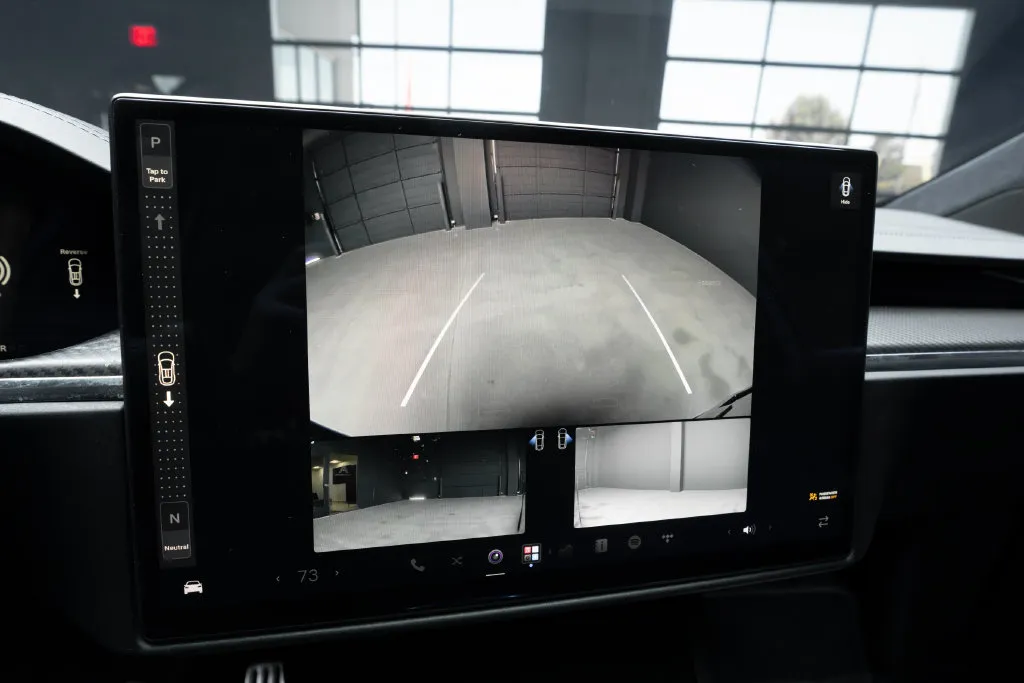 Tesla Model X photo 29