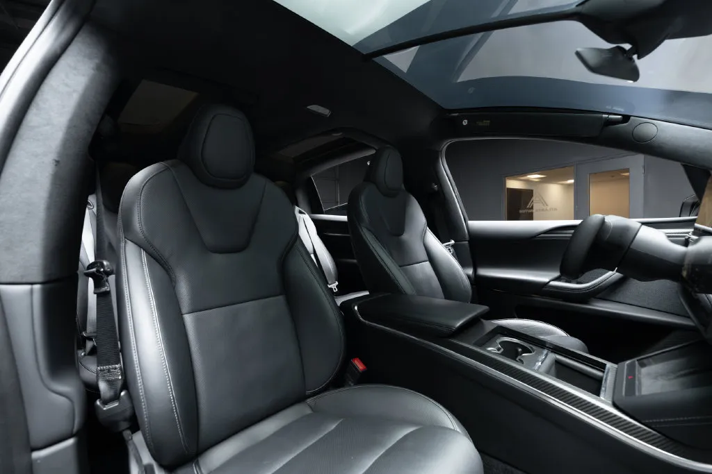 Tesla Model X photo 34