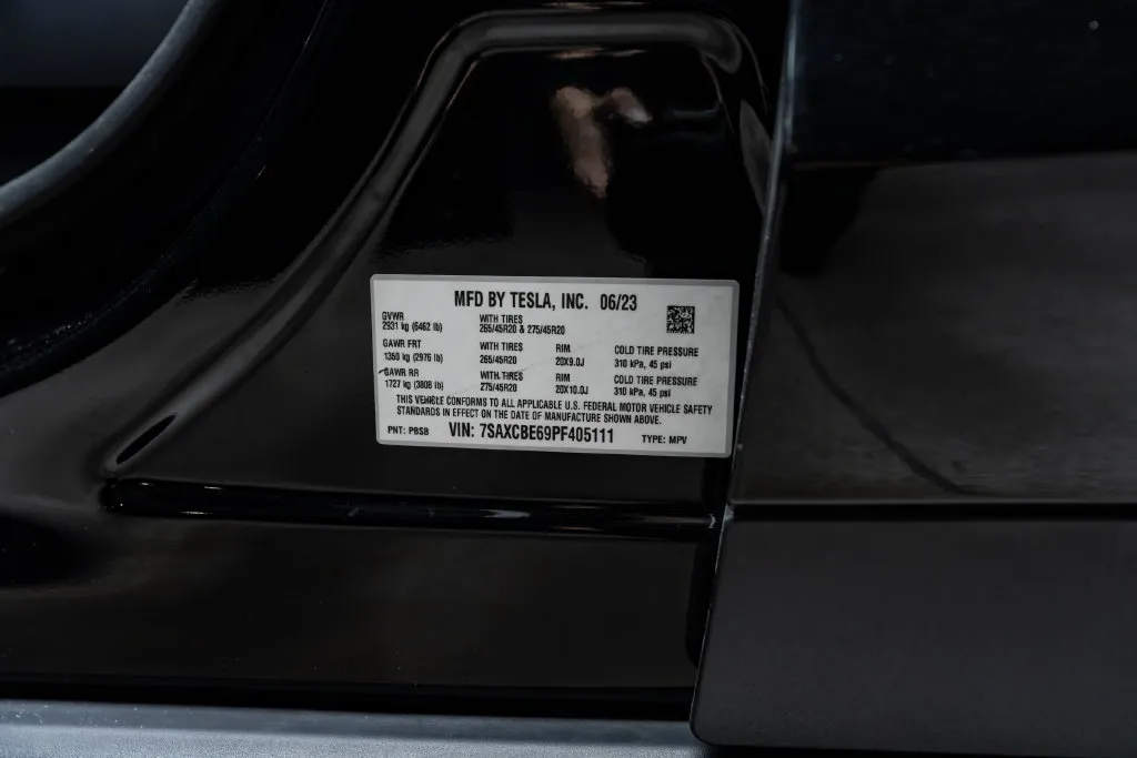 Tesla Model X photo 44