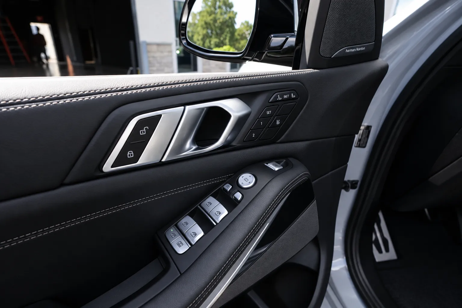 BMW X7 photo 32