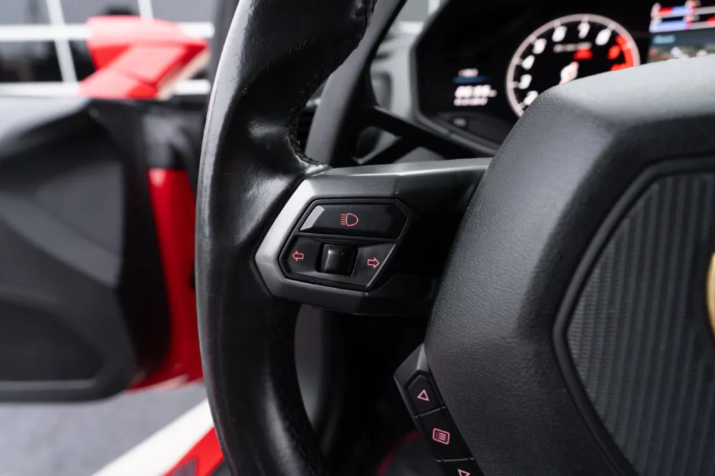 Lamborghini Huracan photo 32