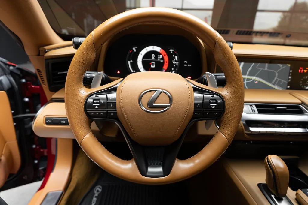 Lexus LC photo 25