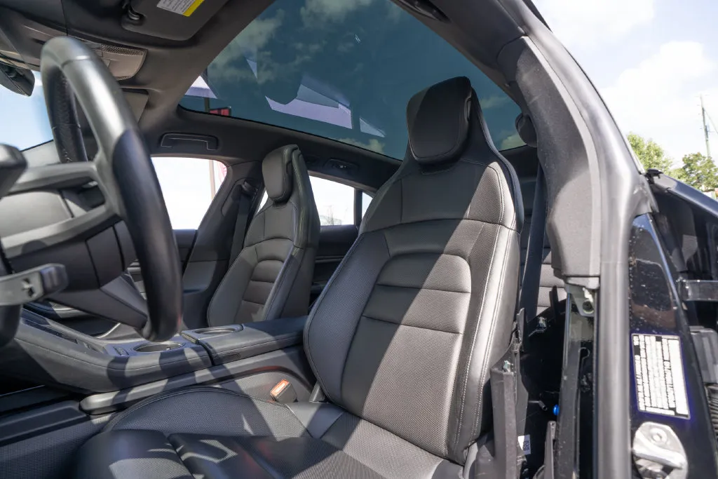 Porsche Taycan photo 20