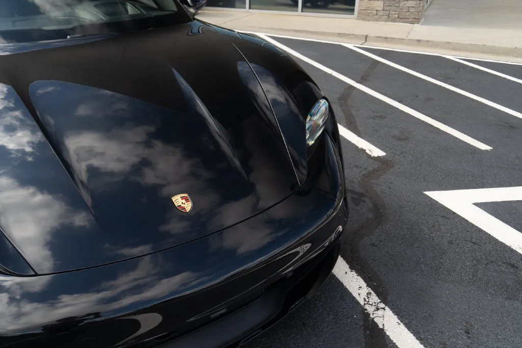 Porsche Taycan photo 5