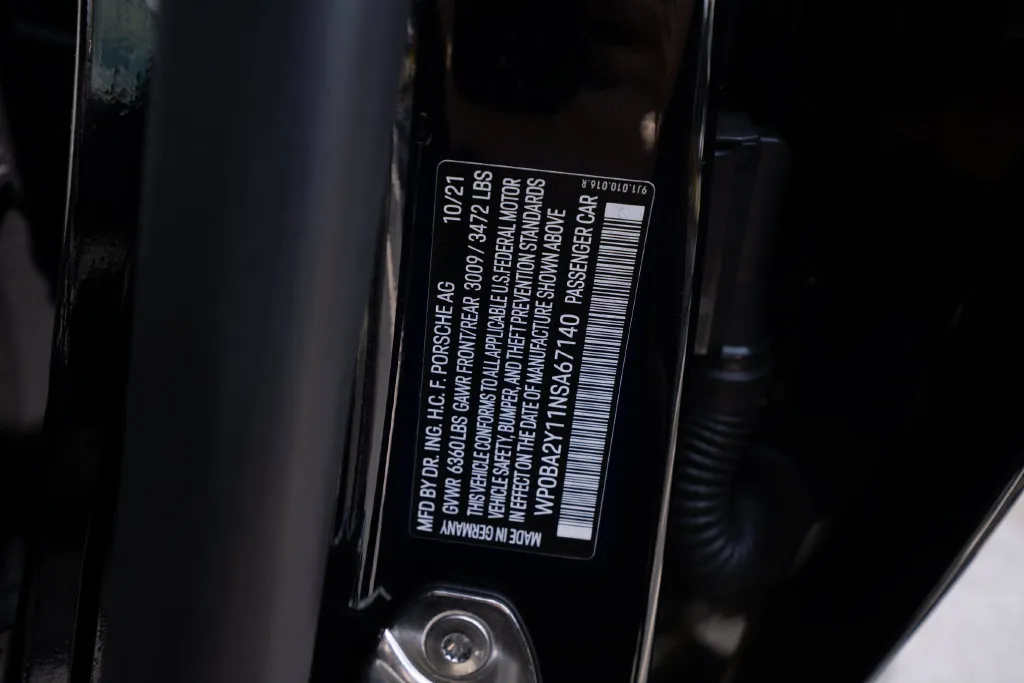 Porsche Taycan photo 42