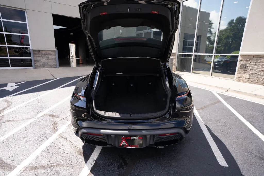 Porsche Taycan photo 39