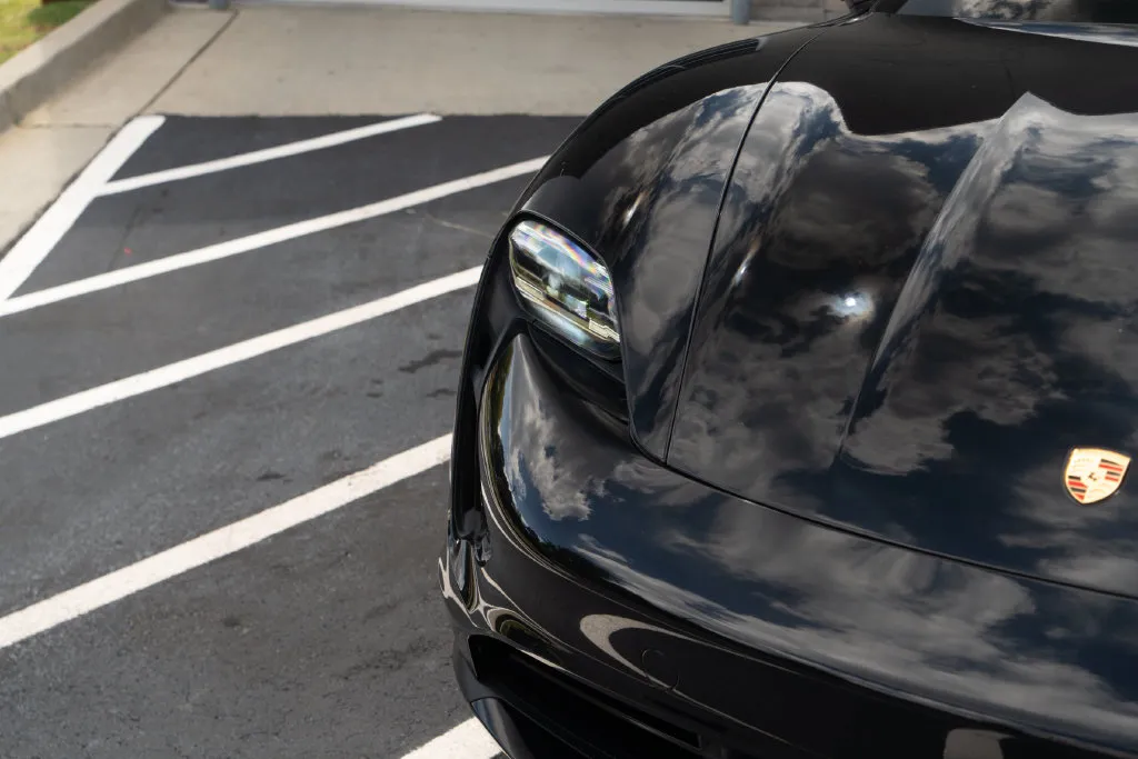 Porsche Taycan photo 6