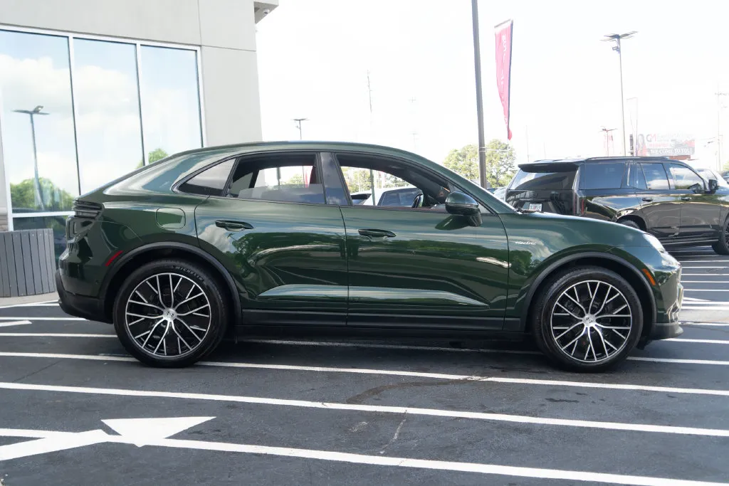 Porsche Macan photo 11
