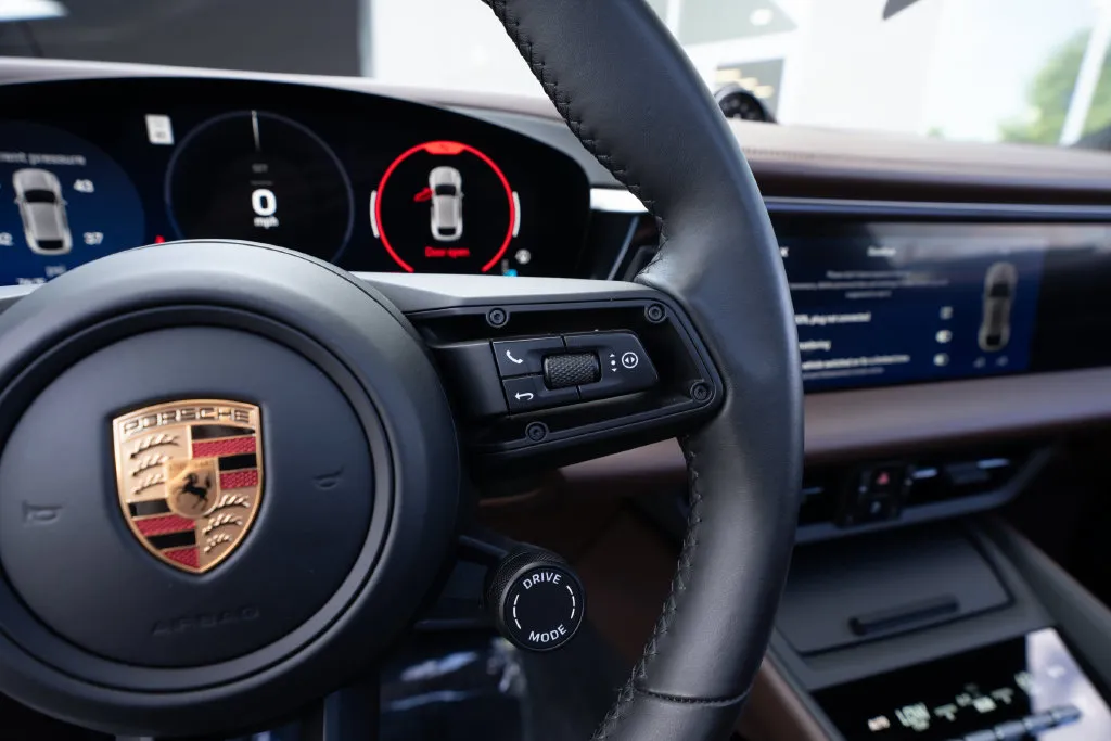 Porsche Macan photo 27